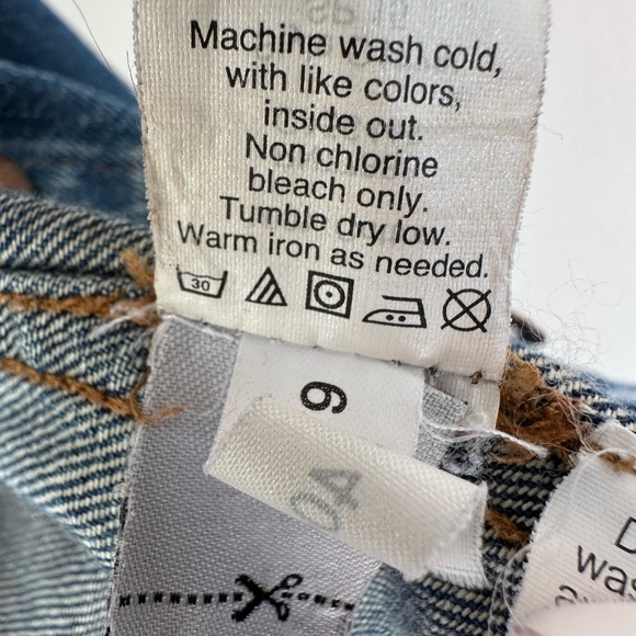 Madewell Distressed Denim Jacket Large Pre-Loved - Picture 11 of 13